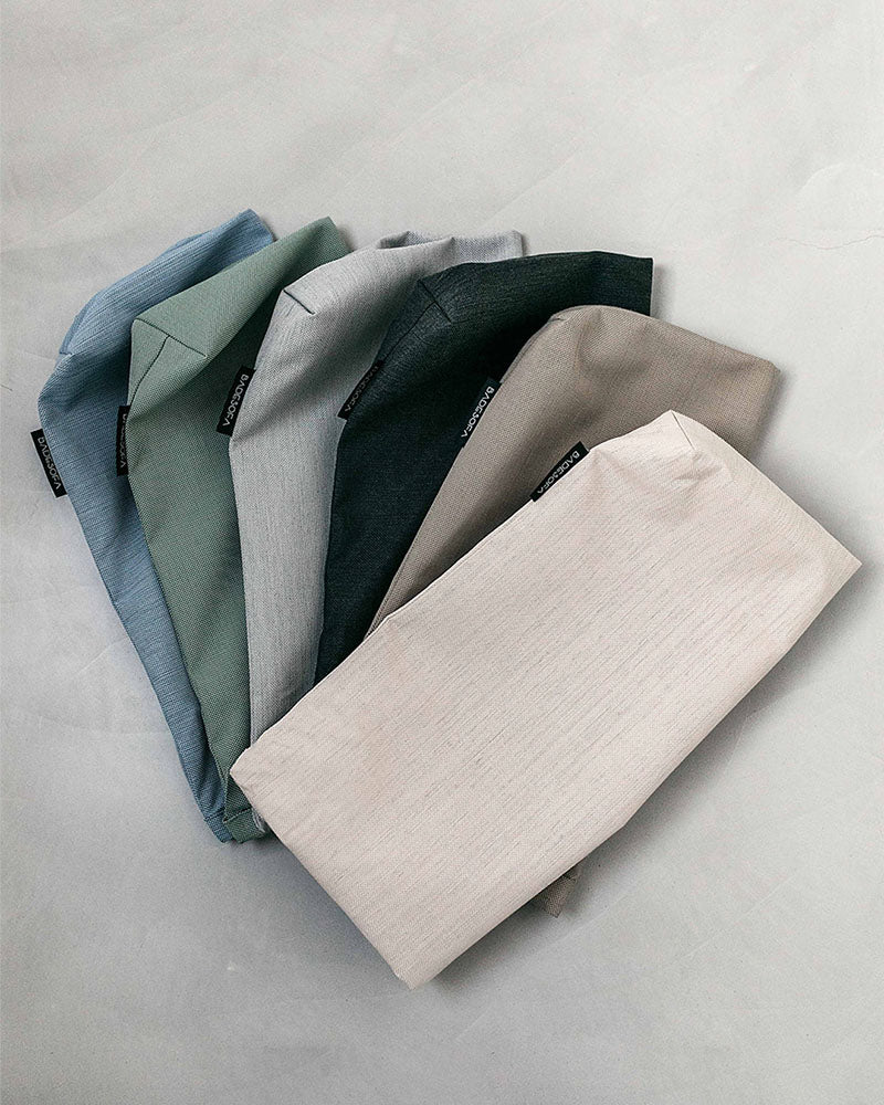 Wechselbezüge für alle Badesofa Kissen in den den sechs Farben Blau, Grün, Grau, Anthrazit, Beige und Perlmutt